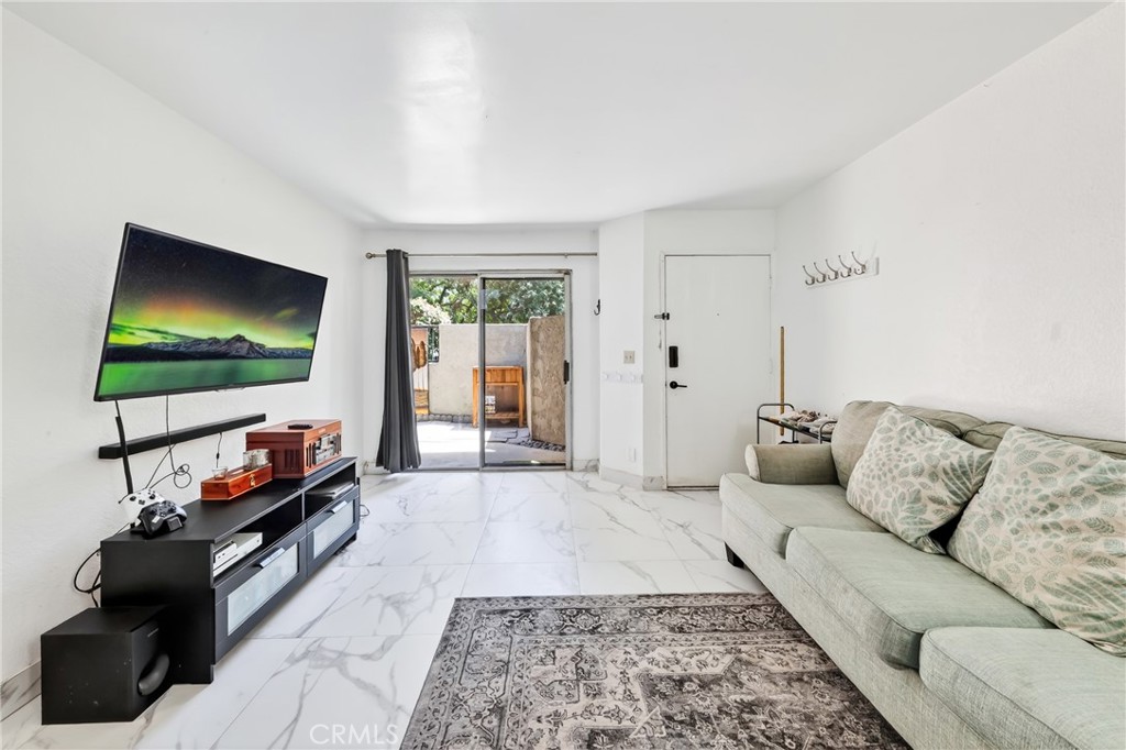 4304 Walnut