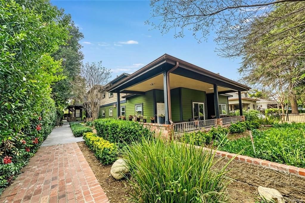 537 Cypress