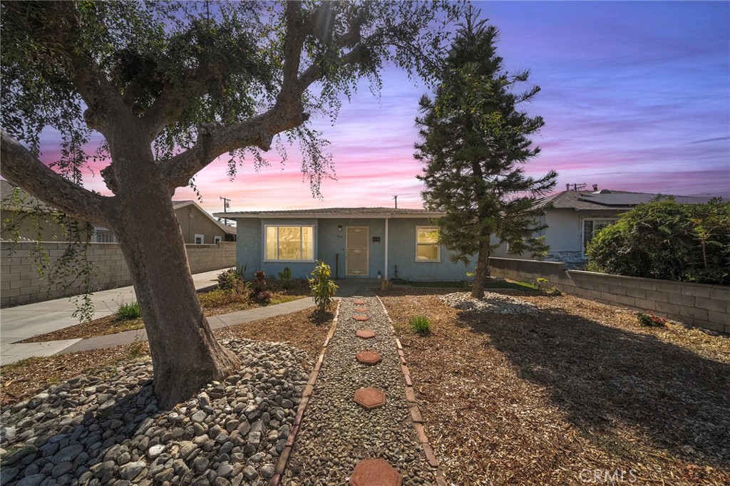 543 Angeleno Avenue