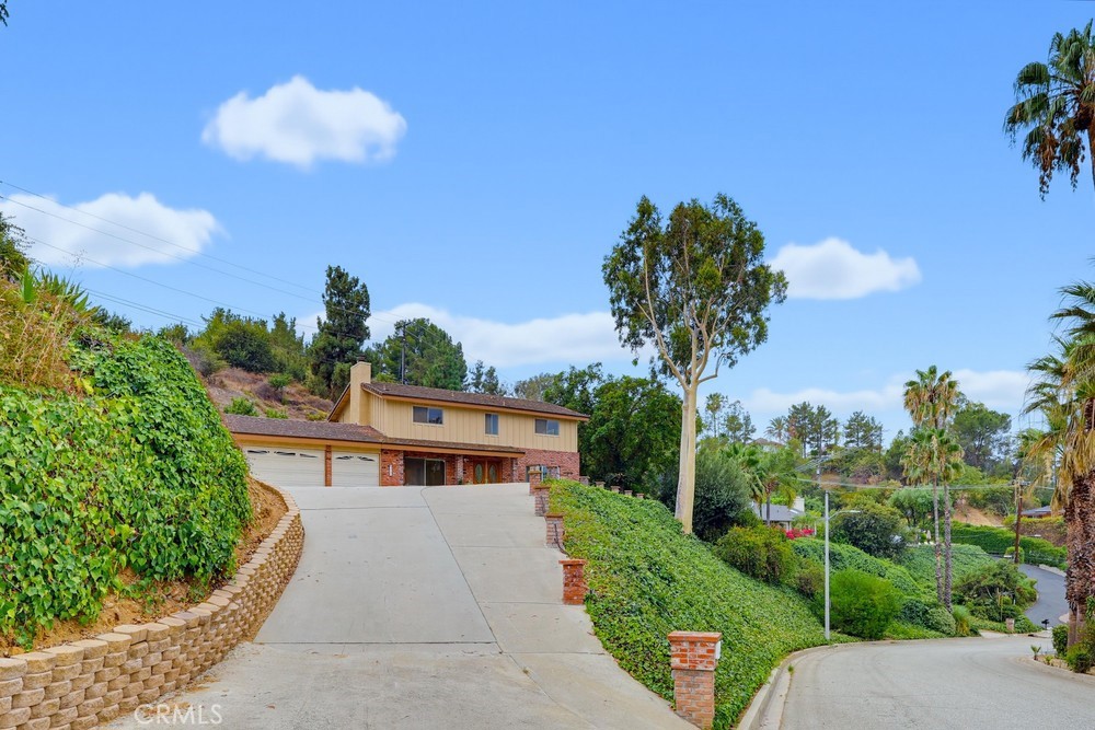 3146 Los Cerillos Drive
