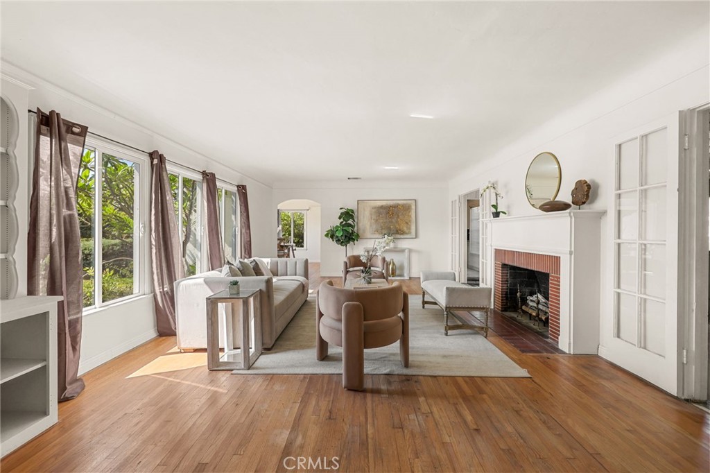 5456 Via San Delarro Street
