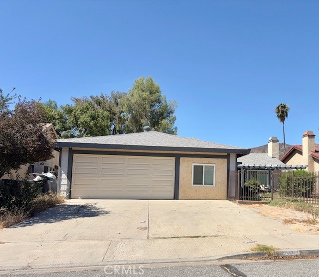 3527 Lake Crest
