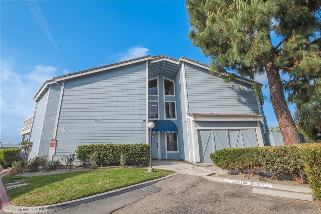 7652 Cerritos Ave