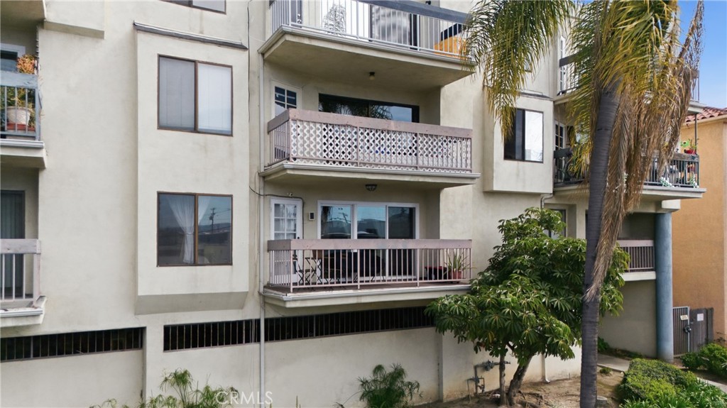 1360 Redondo