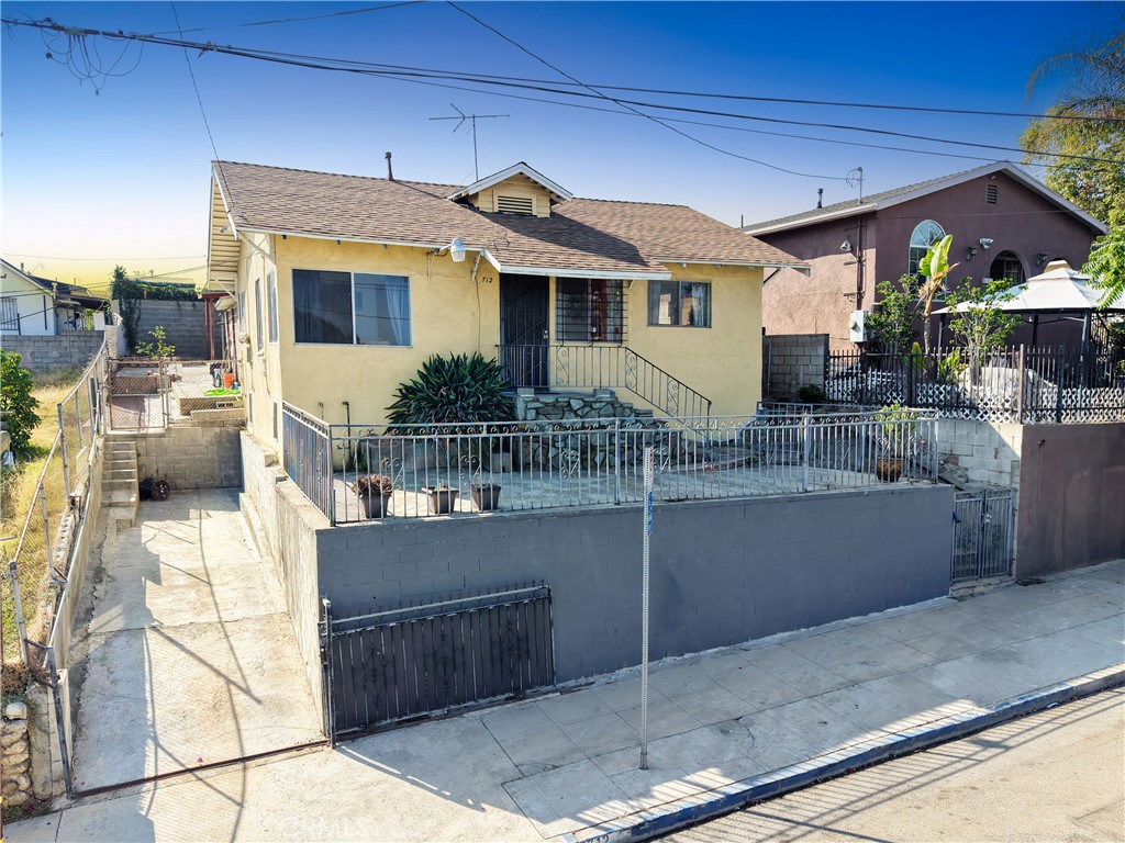 712 Cornwell