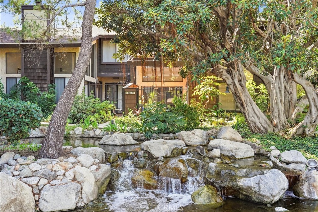 3669 Country Club Drive