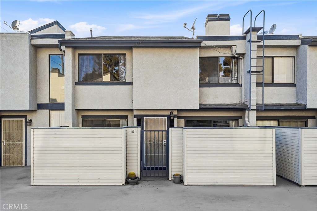 803 Victoria