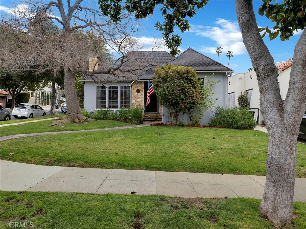 1152 Cedar