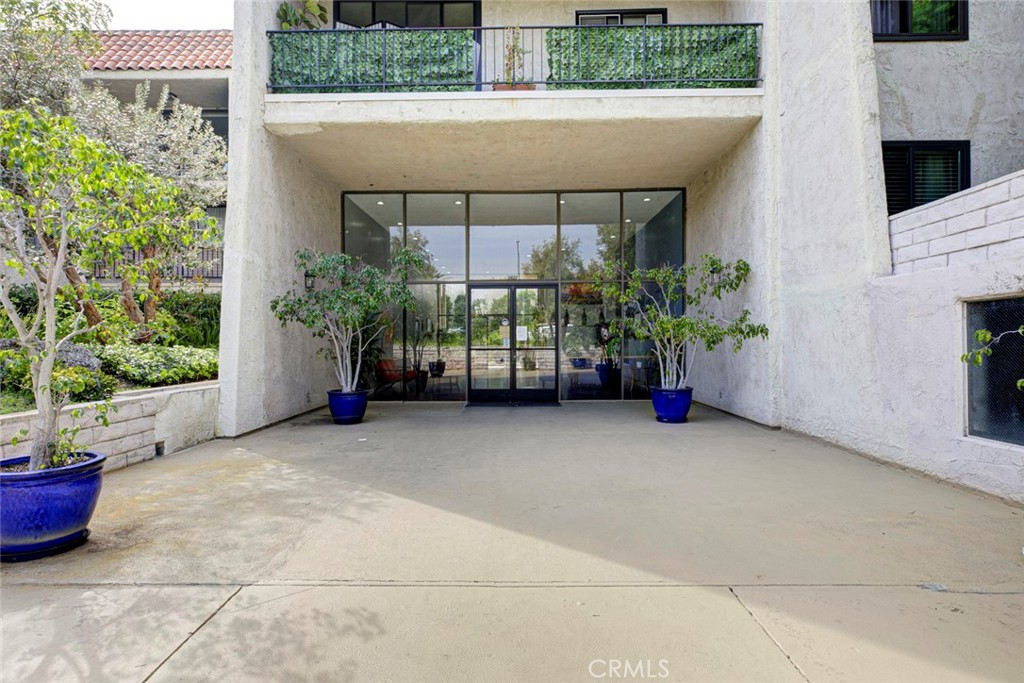 1401 Valley View