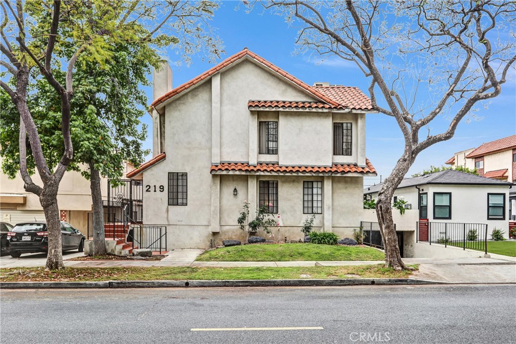 219 Isabel Street