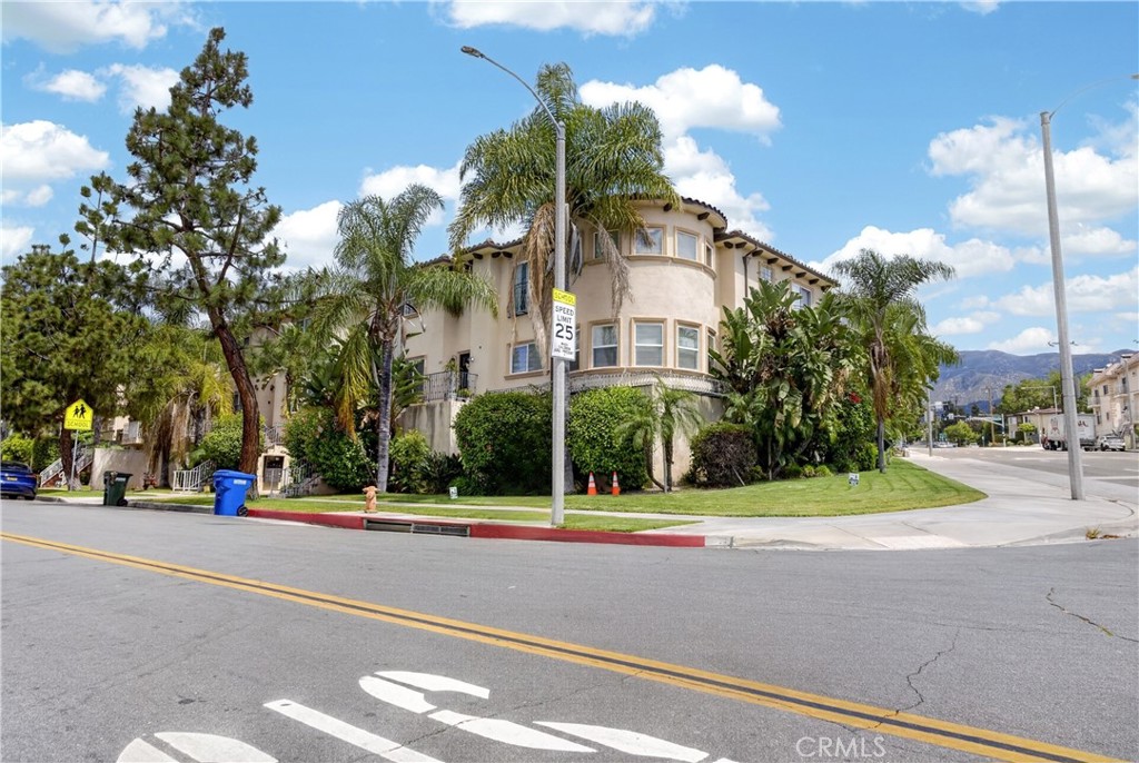 2307 Mira Vista