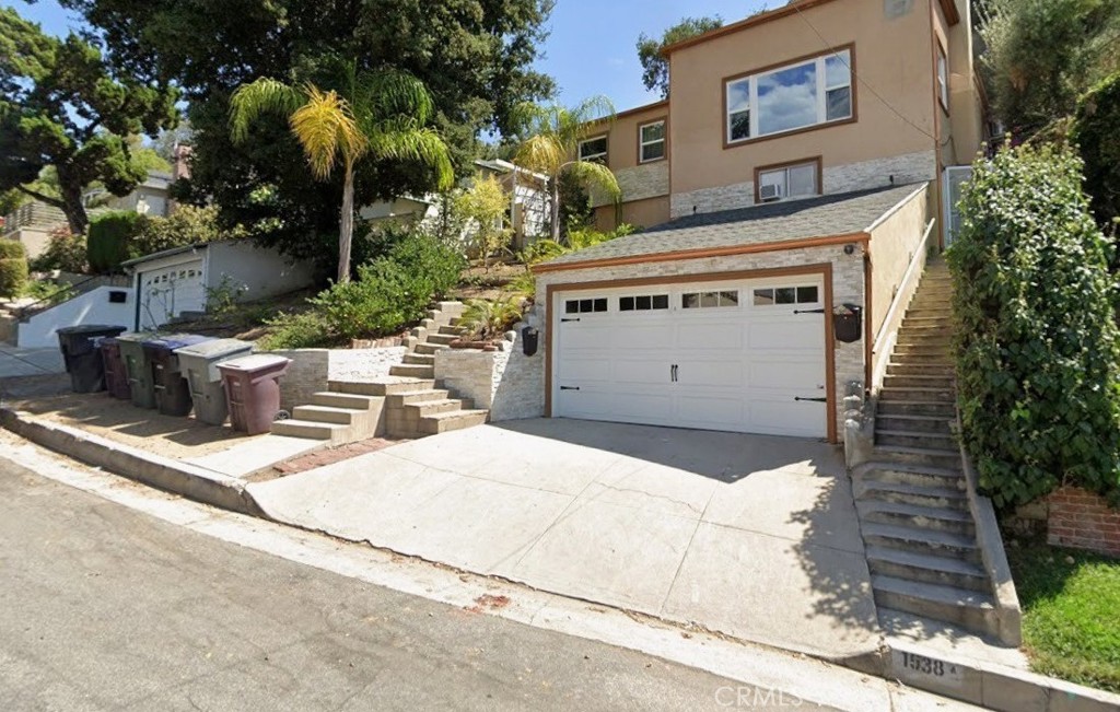 1538 Maple