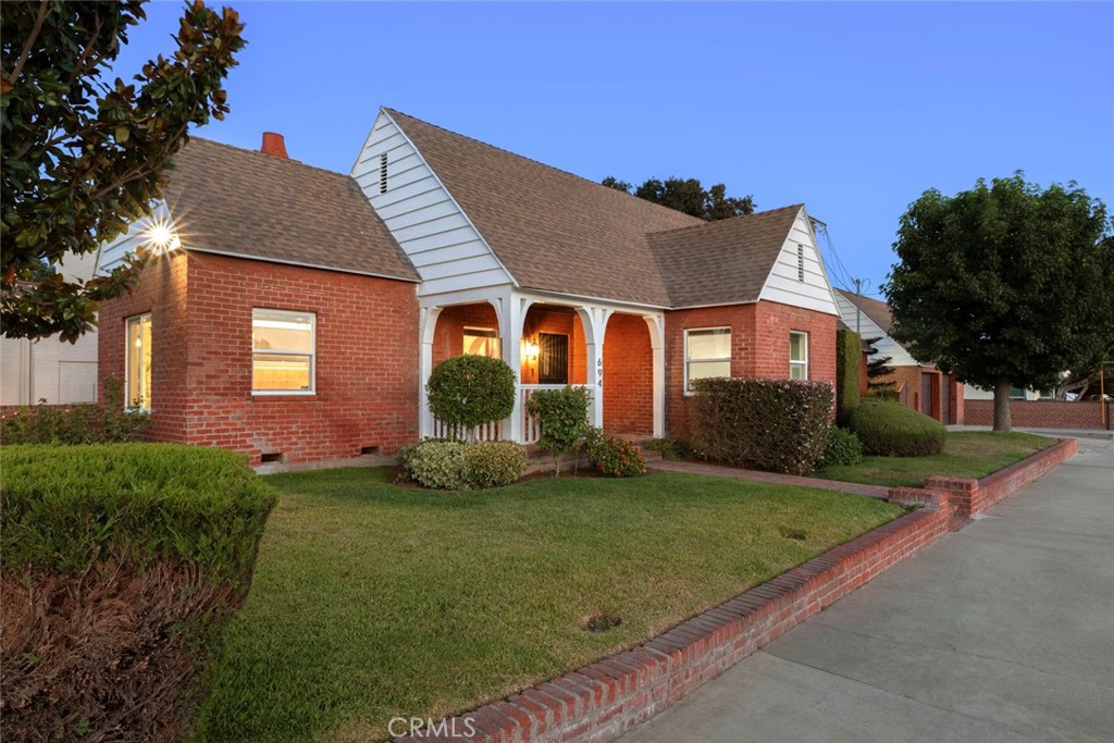 694 Orange Grove