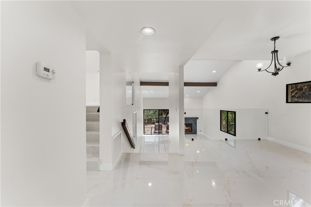 77 Barmore Ct