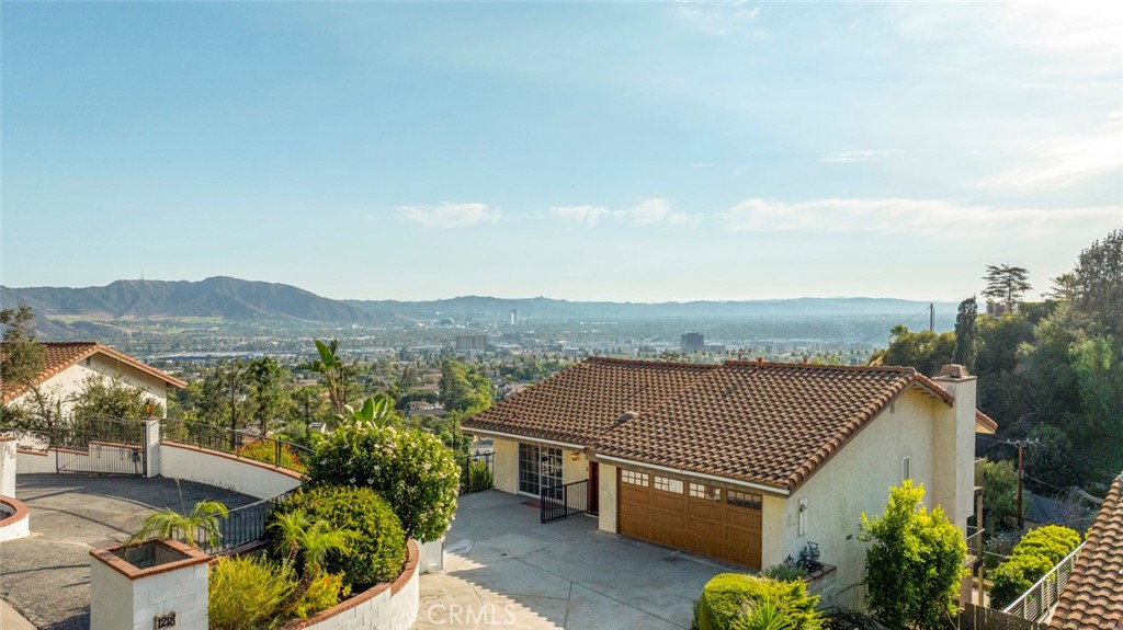 1218 Tujunga