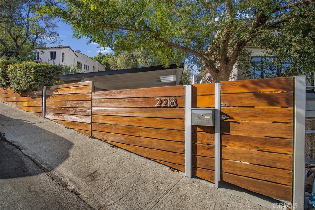 2218 Silver Ridge