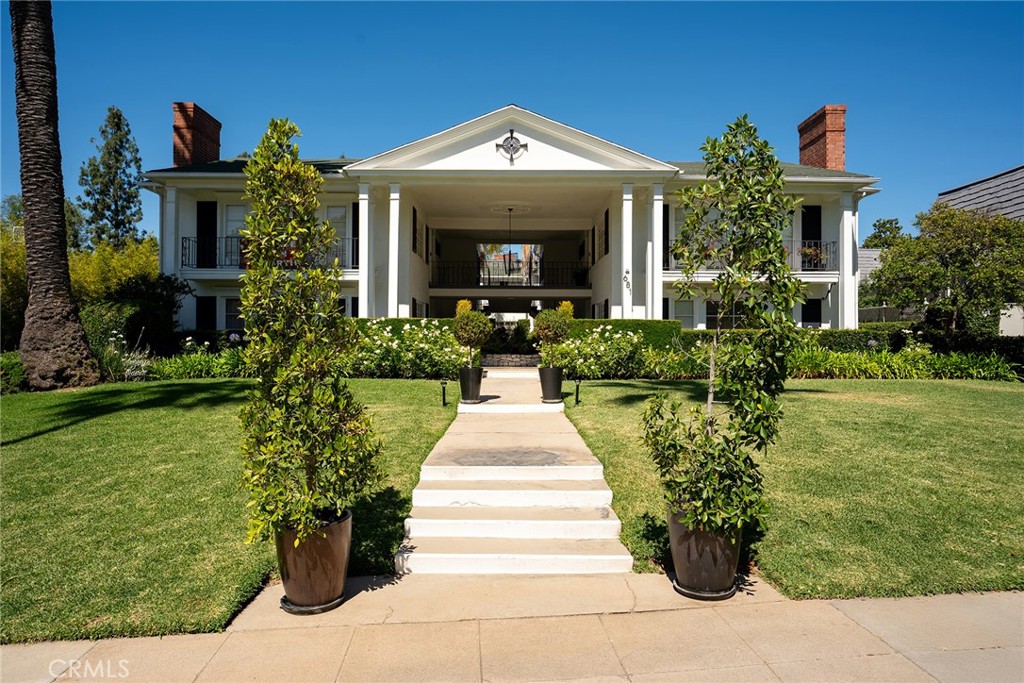 681 Orange Grove