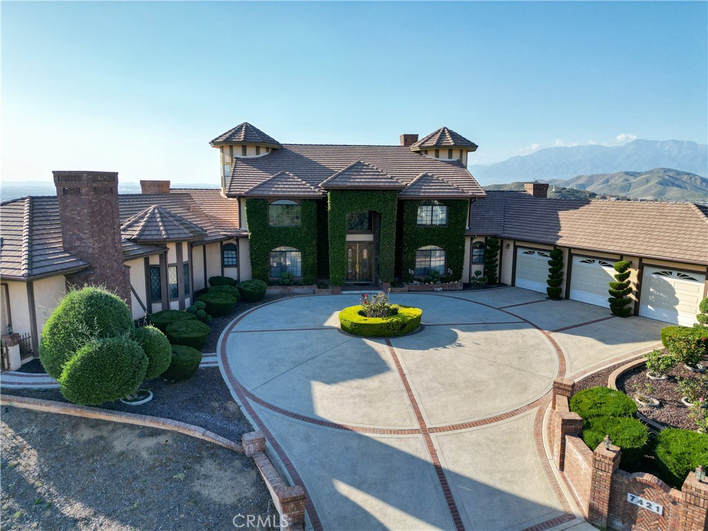 7421 Live Oak Drive