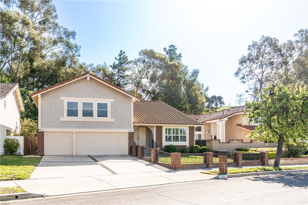 20892 Avenida Amapola