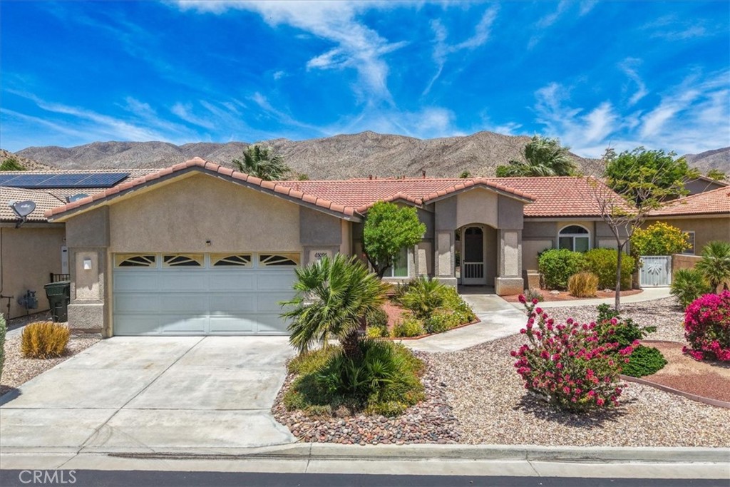 65096 Cliff Circle