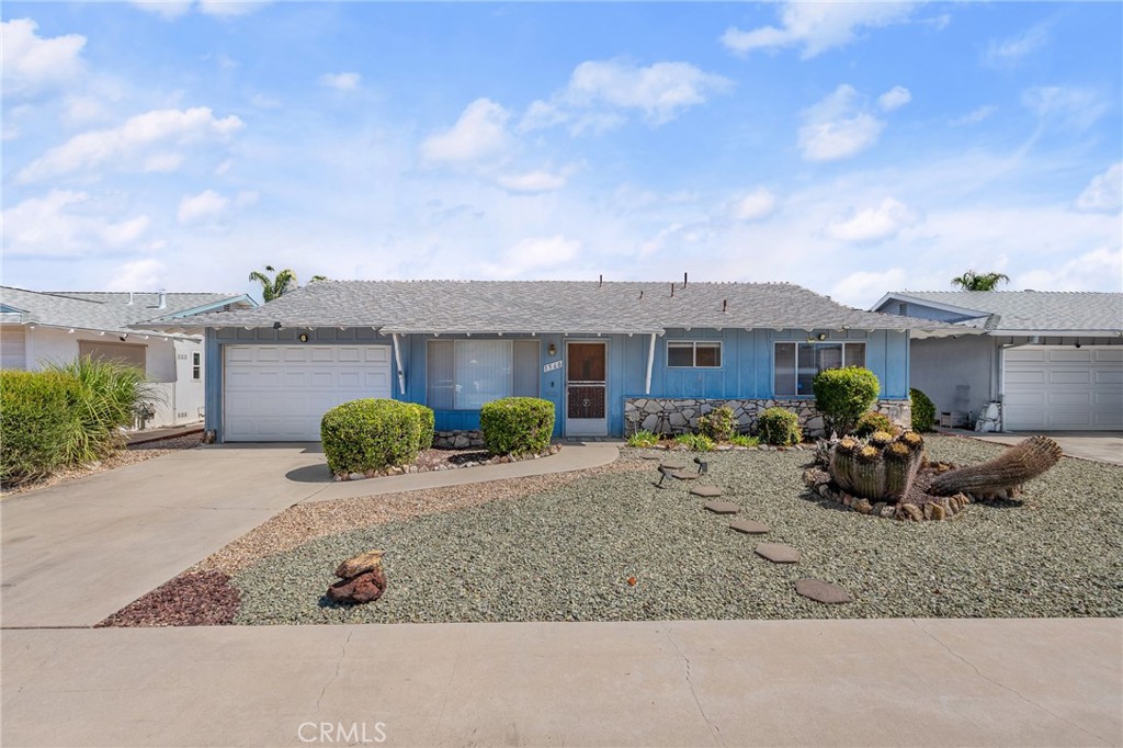 1560 Sandlewood Drive