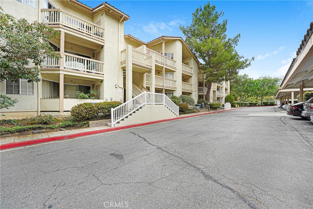 5728 Oak Bend Lane