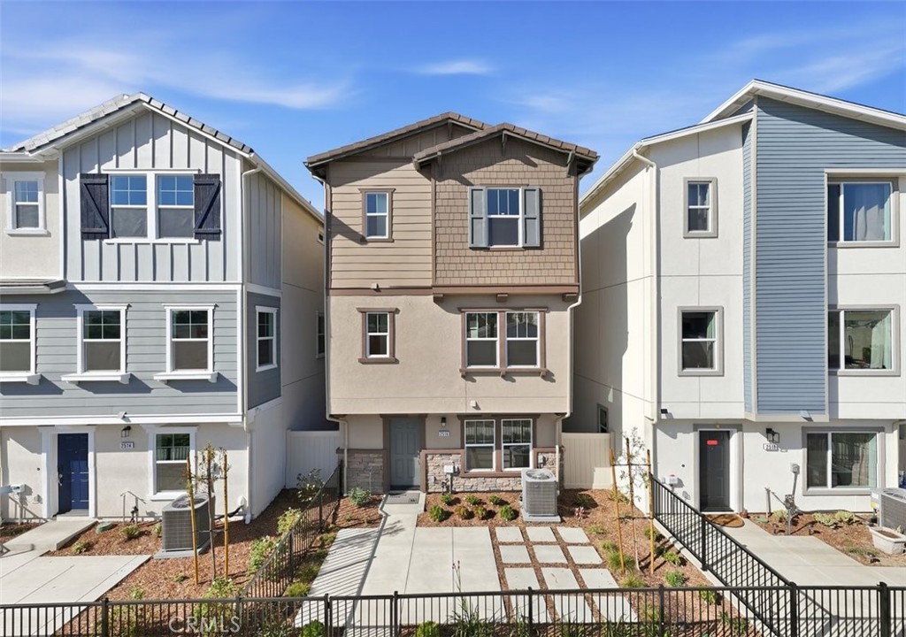 2516 Iconic Street