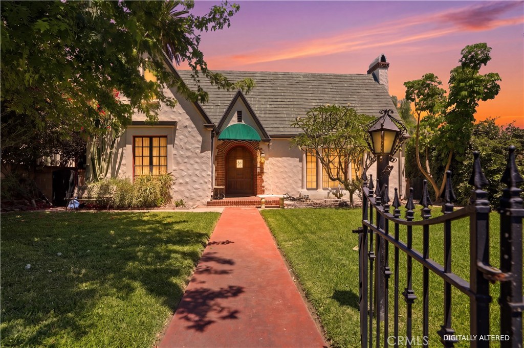 4579 University