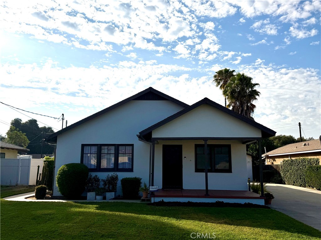 1572 Hillcrest