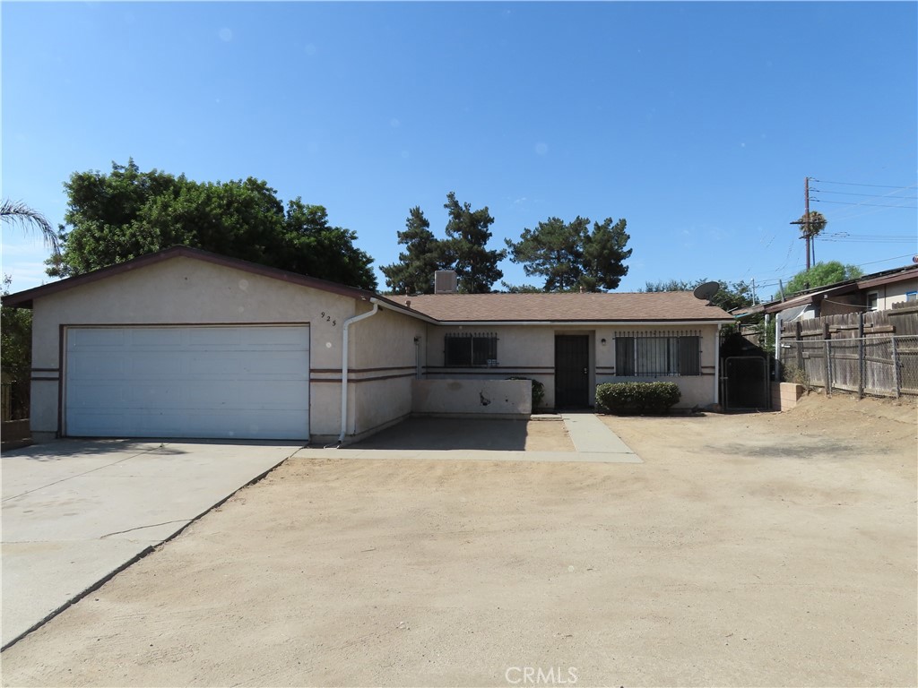 925 Navajo Road