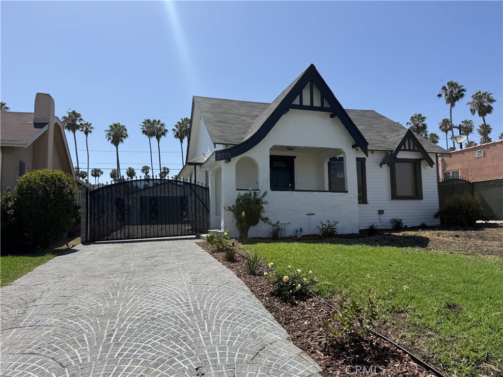 5715 Deane
