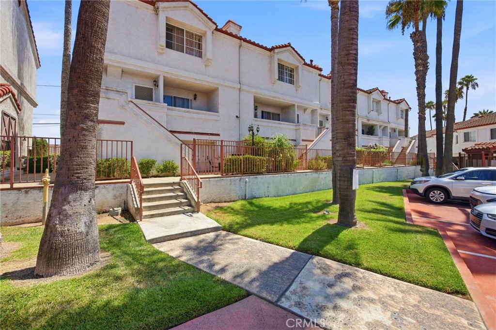 264 Beverly Boulevard