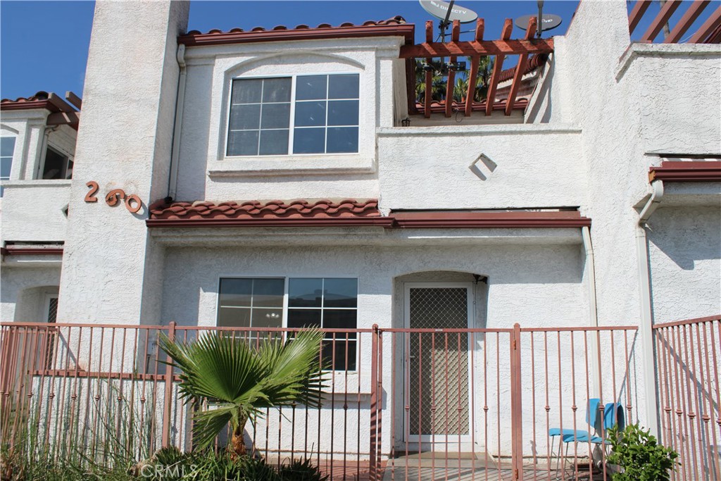 260 Beverly Boulevard