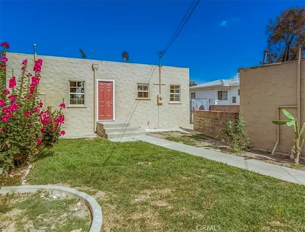 2711 Lexington