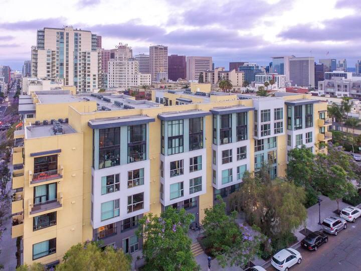 889 Date Street