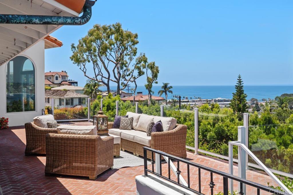 1420 La Jolla Knoll
