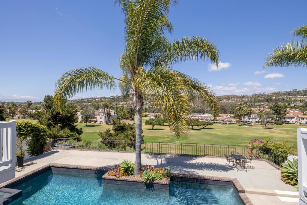 2738 La Costa Avenue