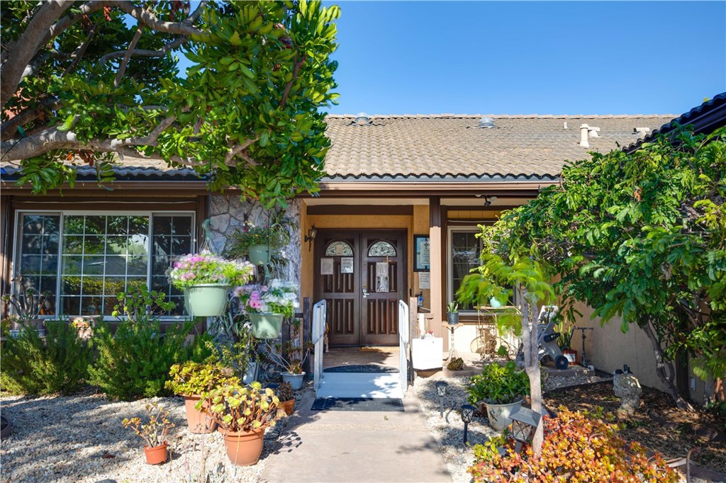 803 Hollyridge