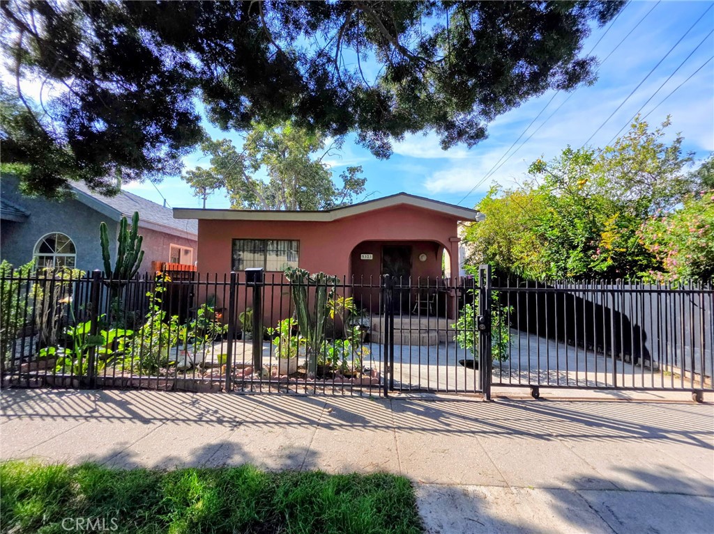 5323 Latham
