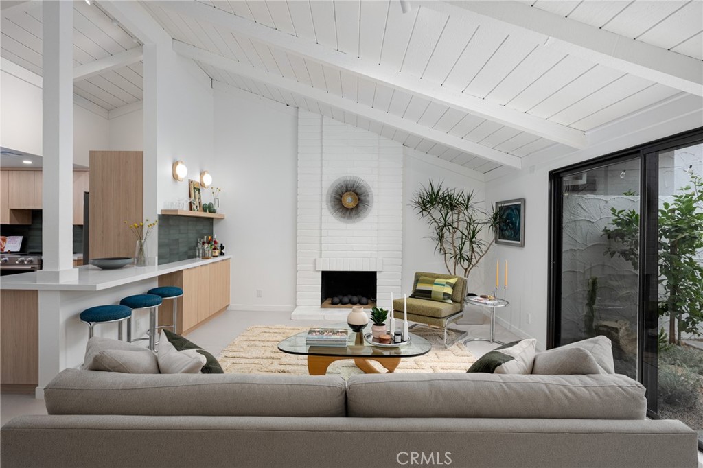 2255 Miramonte