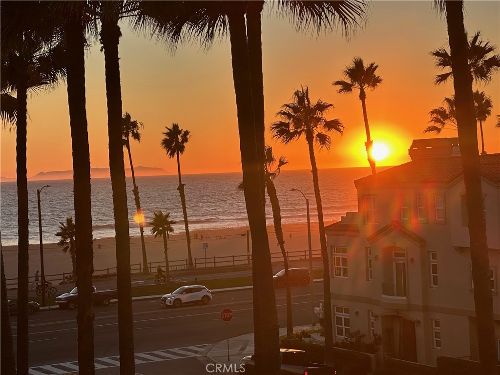 1200 Pacific Coast