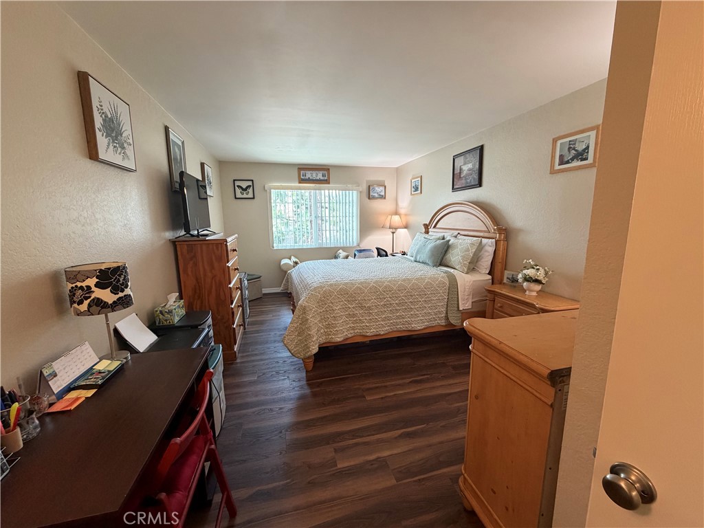 2599 Walnut