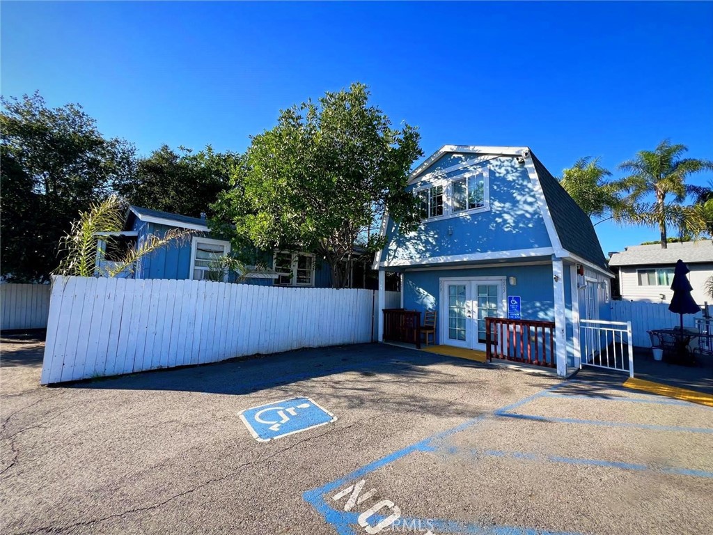 408 N Pico ave