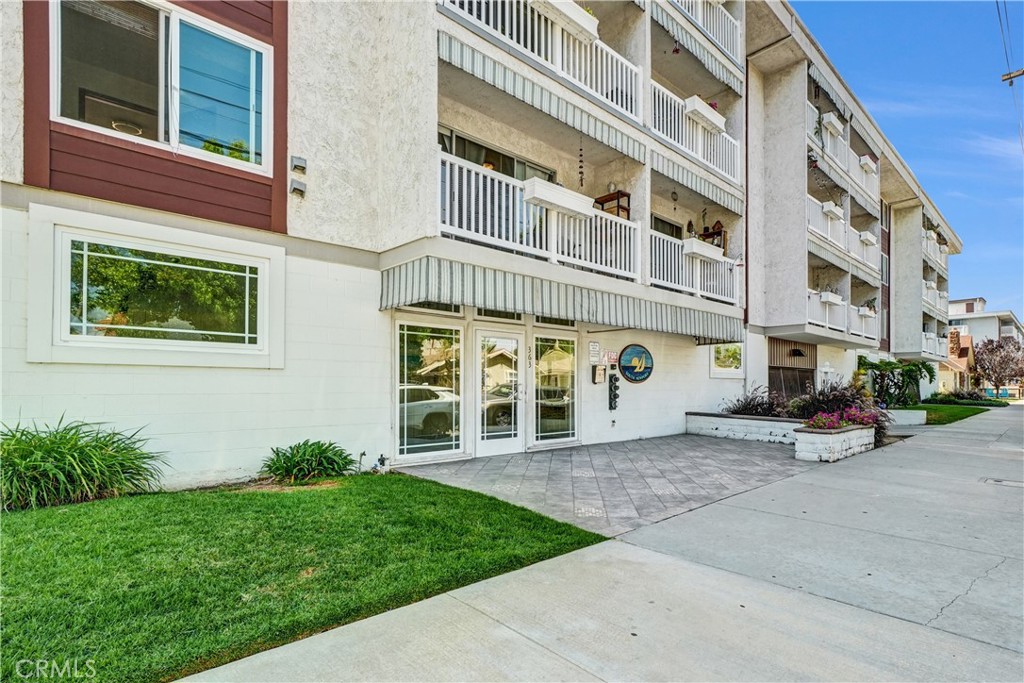 363 Newport Avenue