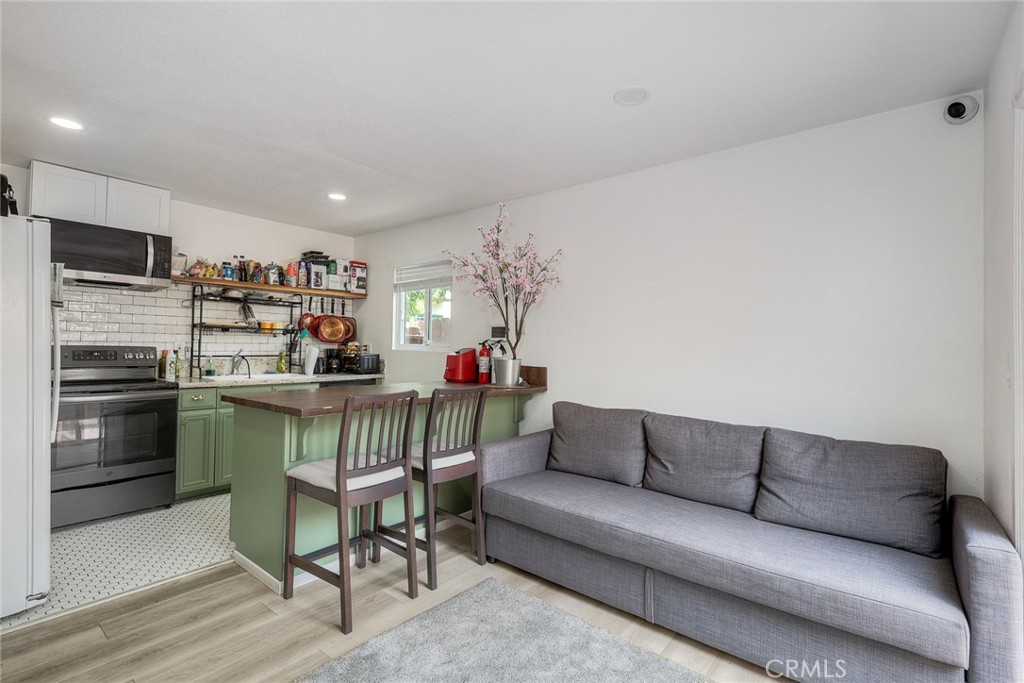 1434 Hilltop Drive
