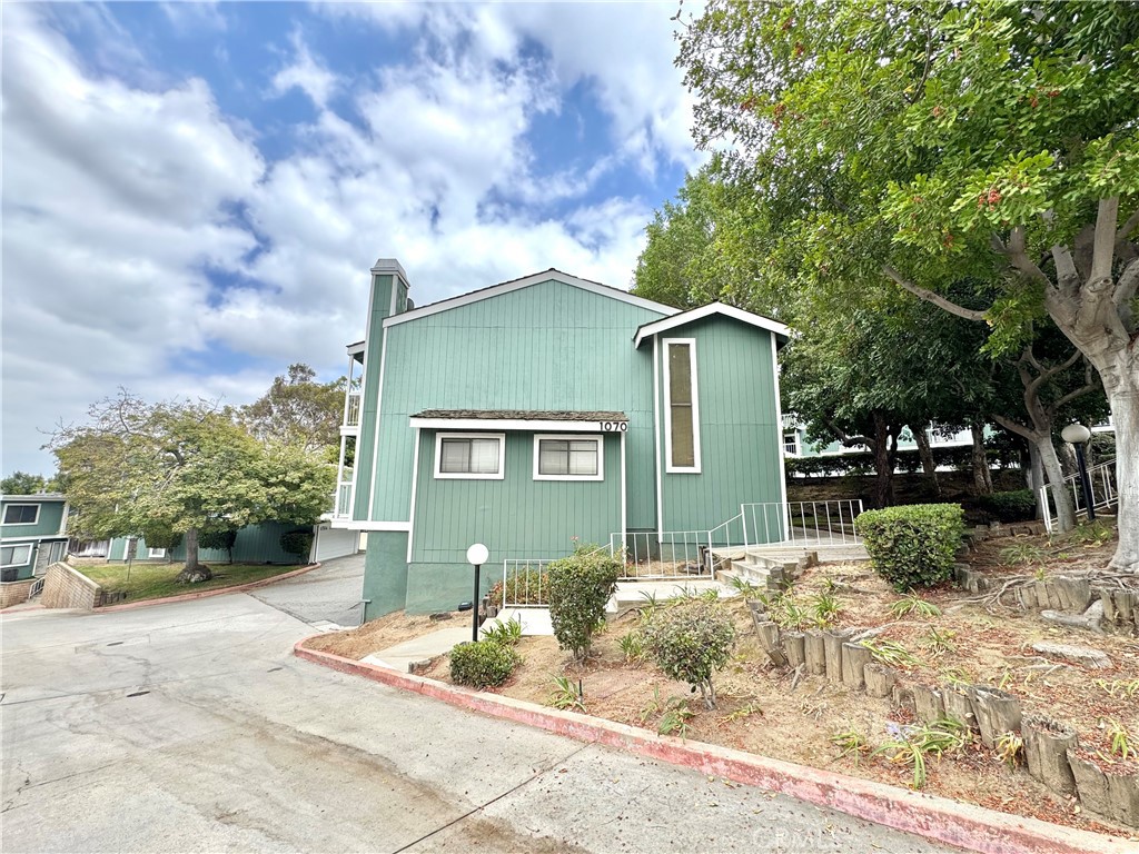 1070 Walnut Grove