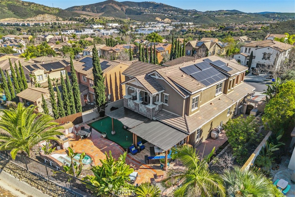 3246 Sitio Avellana
