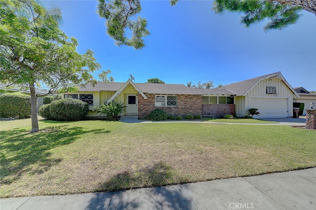 811 Ramblewood Drive