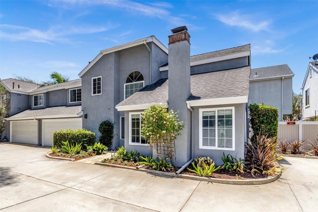 2626 Santa Ana