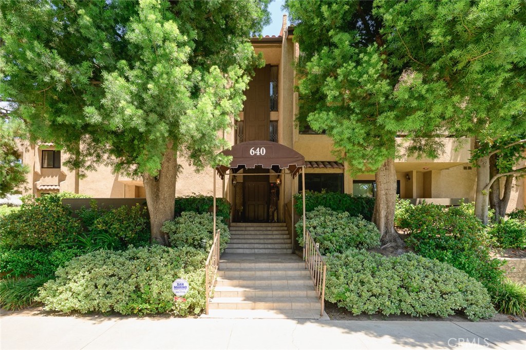 640 Lake
